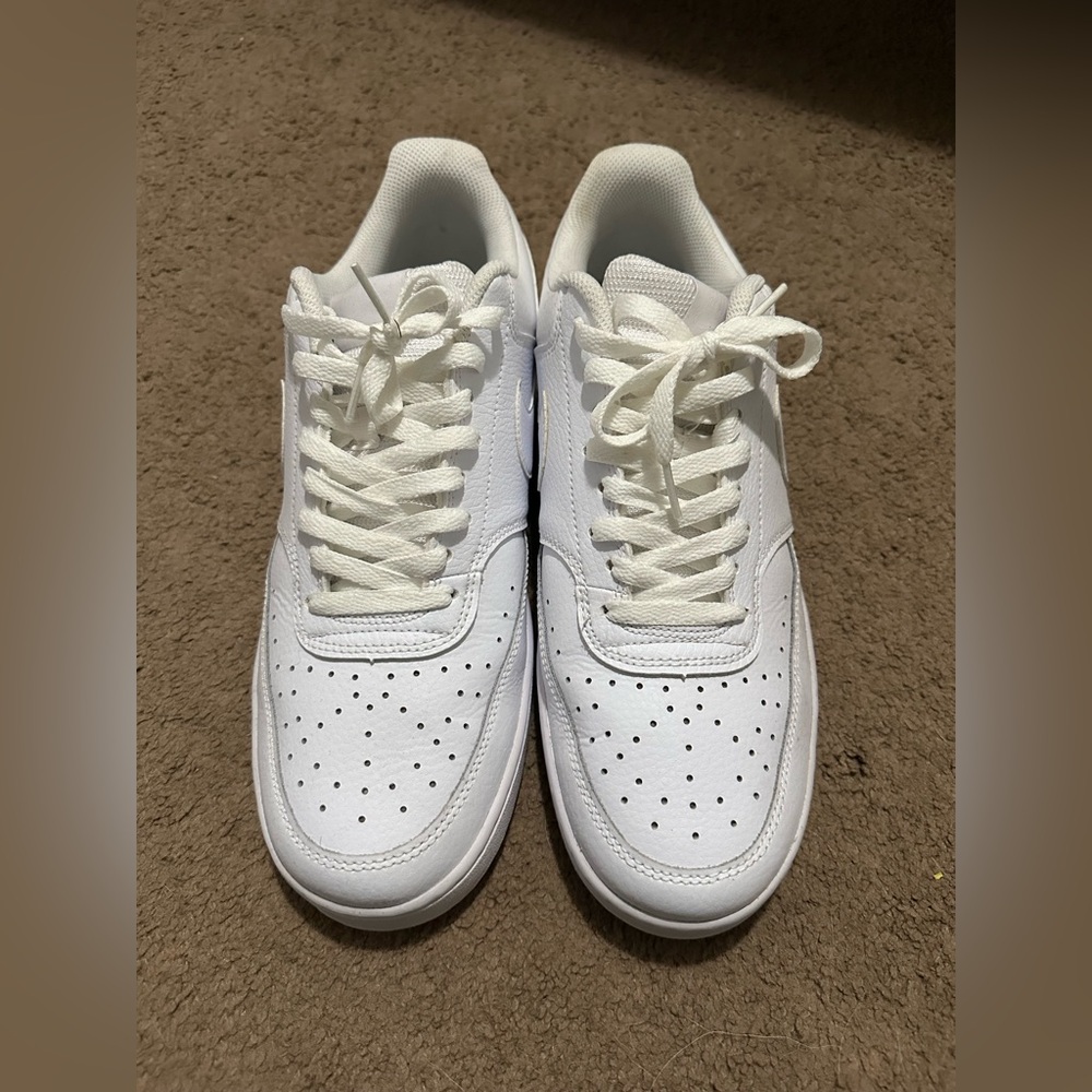 Nike court low
